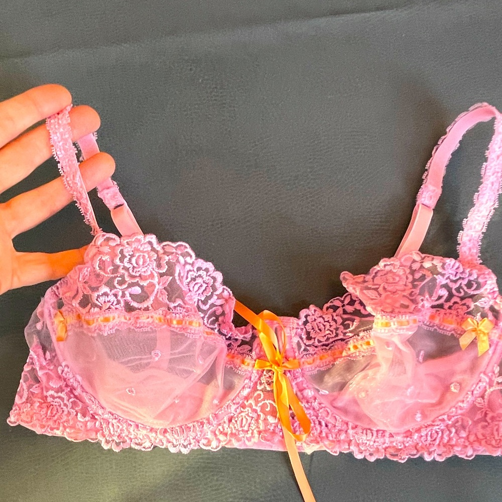 Jezebel pink lace bra 36D